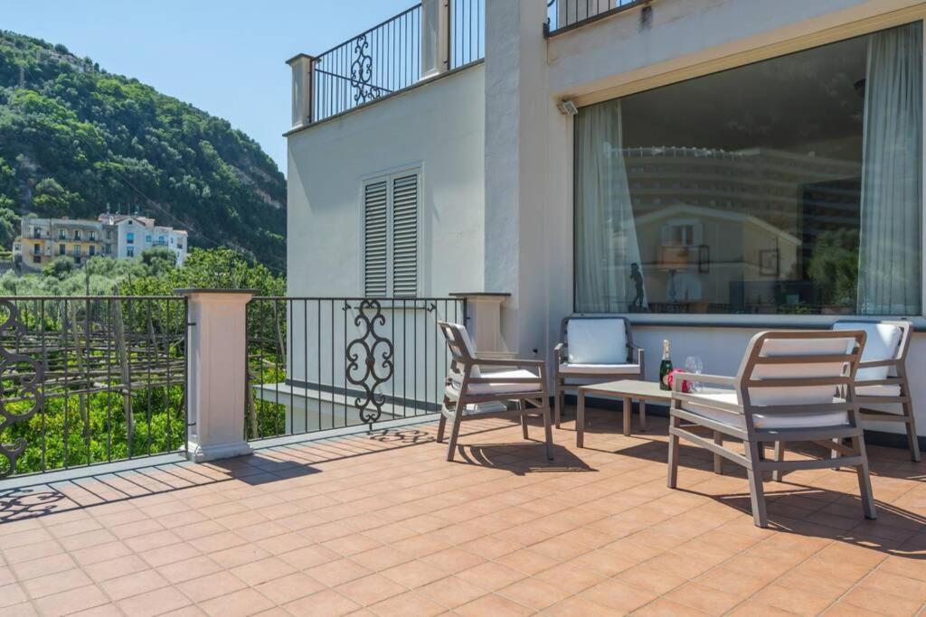 شقة Casa Gege', For Up To 5 Guests, Shared Pool, Sorrento Center المظهر الخارجي الصورة