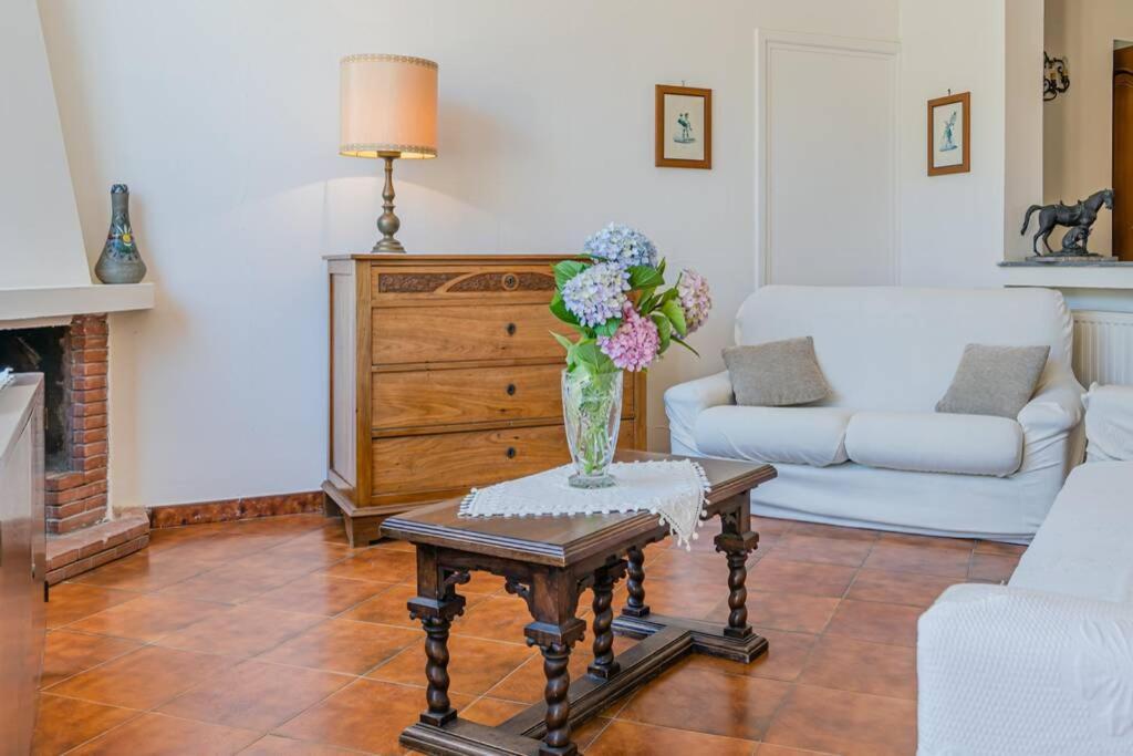 شقة Casa Gege', For Up To 5 Guests, Shared Pool, Sorrento Center المظهر الخارجي الصورة